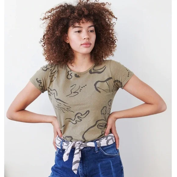 Jenny Pennywood Moth Pattern Tee Shirt Muted Olive Green size 2 Linen Cotton - Picture 1 of 10